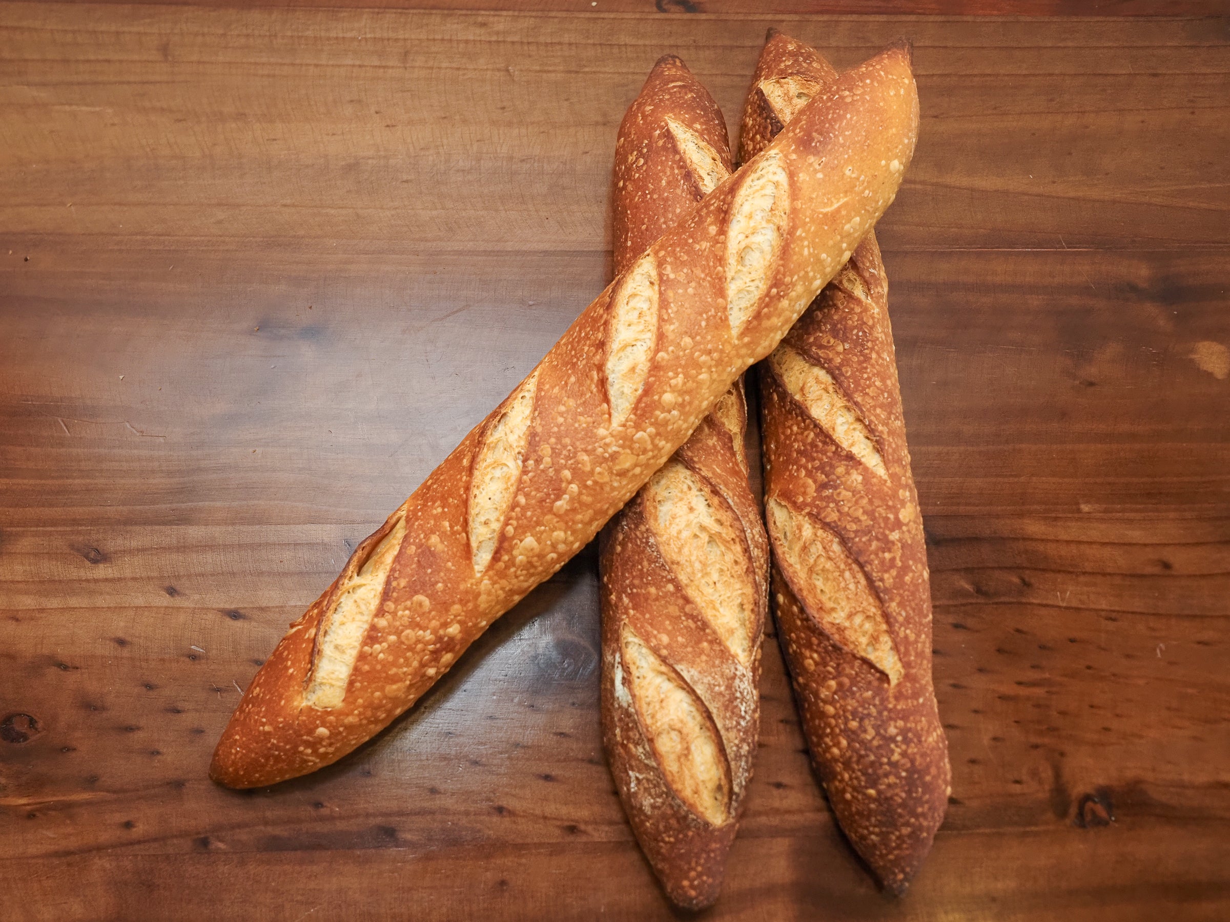 Baguette de Masa Madre: Tradición Francesa, Hecha en Guatemala